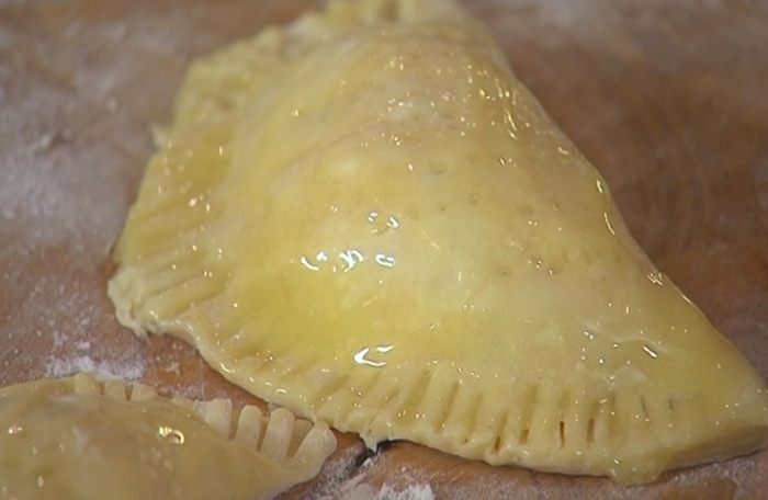 Пирожки с красной рыбой и рисом 