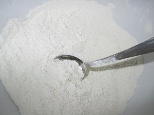 Два бисквита.