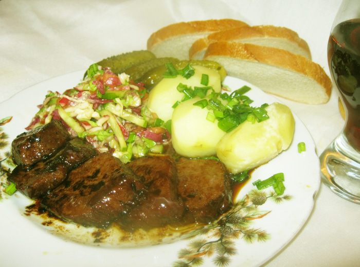 Говядина в винном соусе