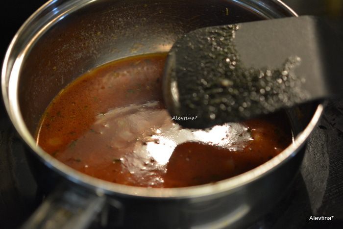 Говядина в красном винном соусе