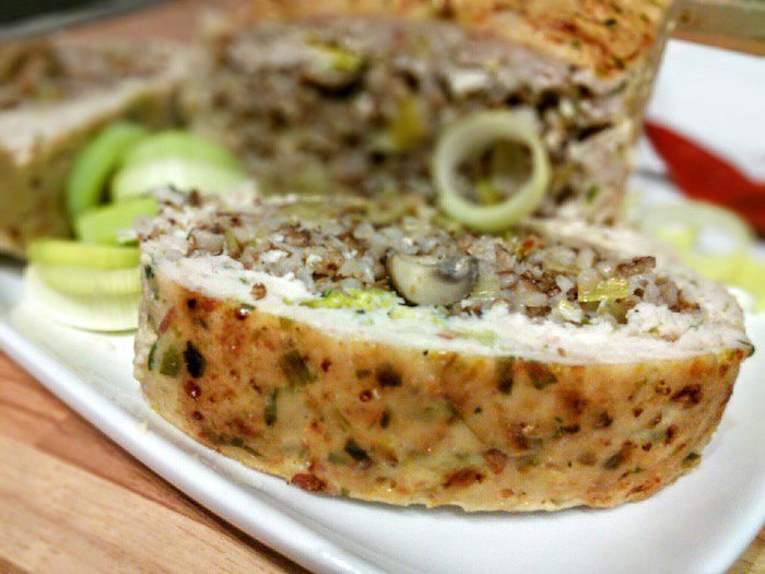 Гречневая каша с шампиньонами в мясном хлебце 