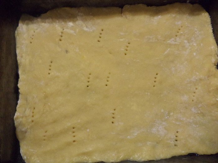 Пирог с заварным кремом и орехово-медовой прослойкой