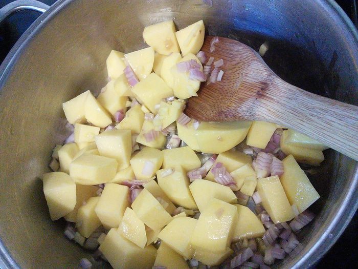 Картофельный крем-суп с креветками 