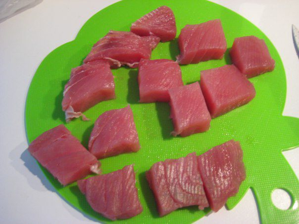 Средиземноморские шашлычки из тунца с базиликом