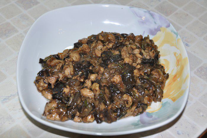 Пирожки с начинкой, тушенной в пиве и сыром