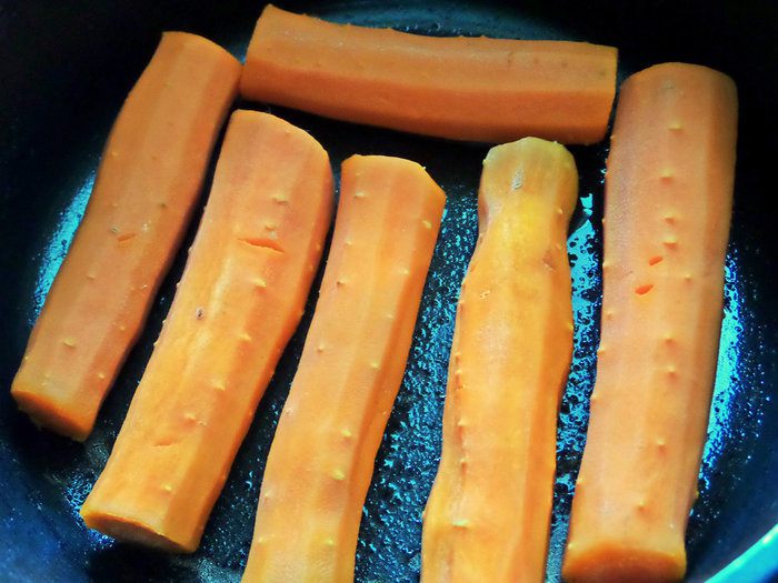 Морковный салат с курицей