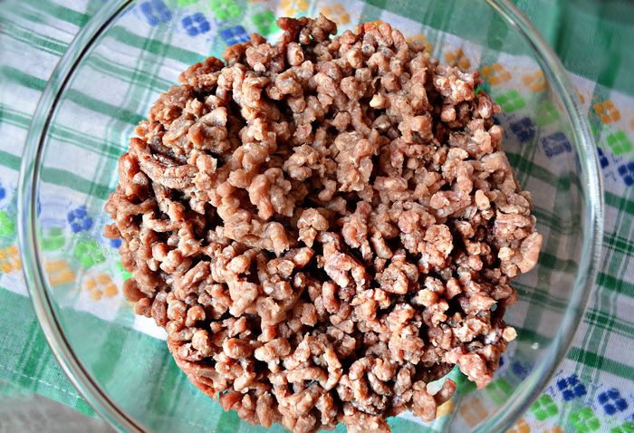 Пасхальное мясное кольцо с перепелиными яйцами по-польски