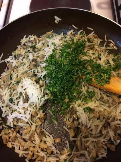 Рулет (с тархуном и грибами)