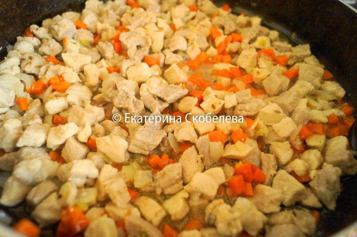 Пирог из заварного теста с ароматнейшей мясной начинкой