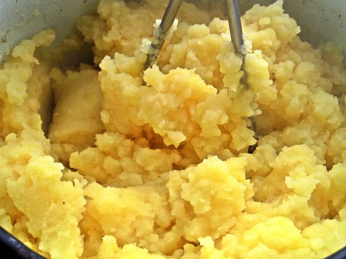 Запечённое пюре с котлетами