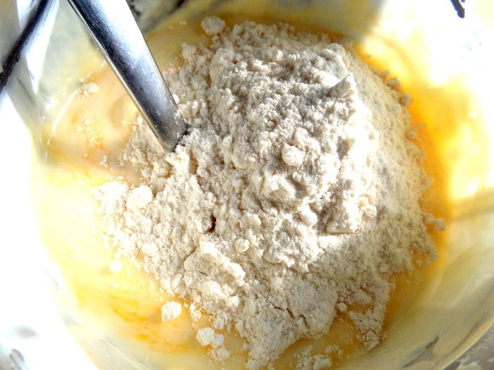 Пирог с капустой и черносливом