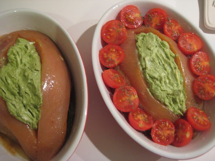 Куриные грудки, фаршированные песто