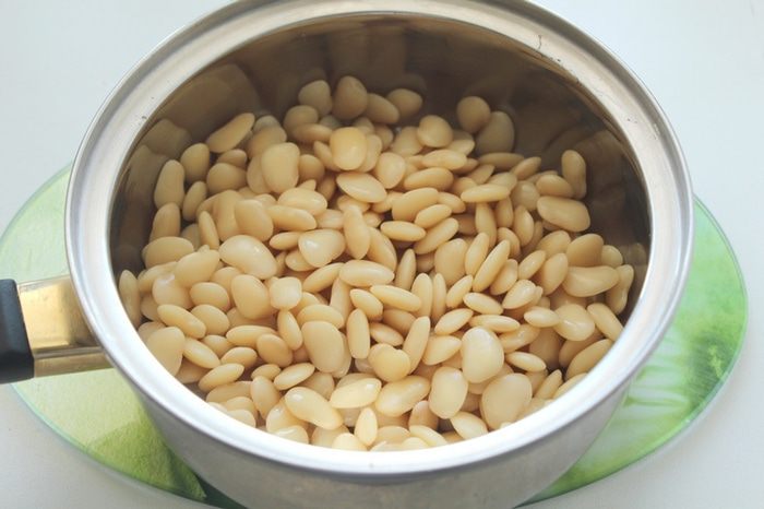 Фрикадельки с фасолью и овощами