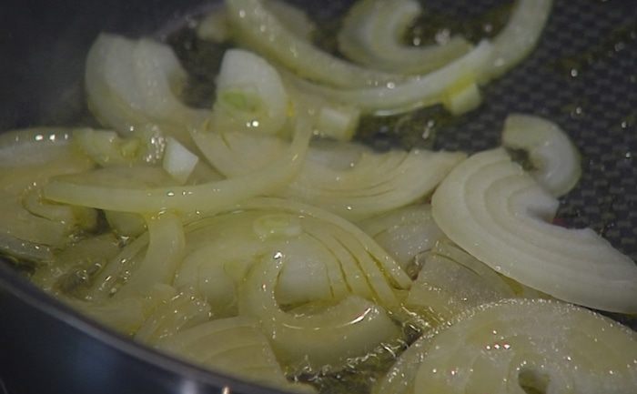 Грибы с фасолью и капустой под ароматной сырной корочкой 