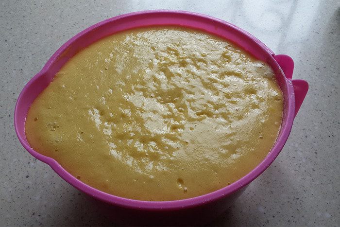 Коньячный кулич с изюмом, цукатами и орехами