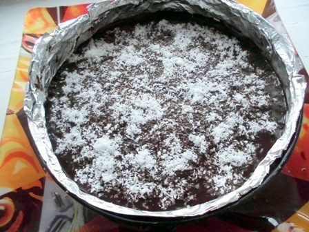 Шоколадный торт с бананами