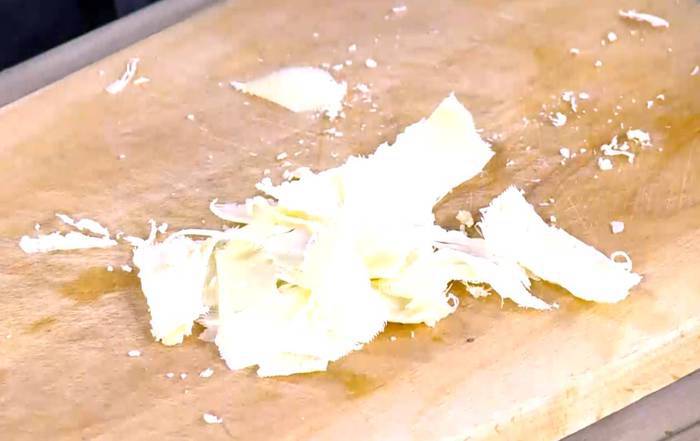 Тосты с инжирным вареньем, запеченными грушами и сыром 