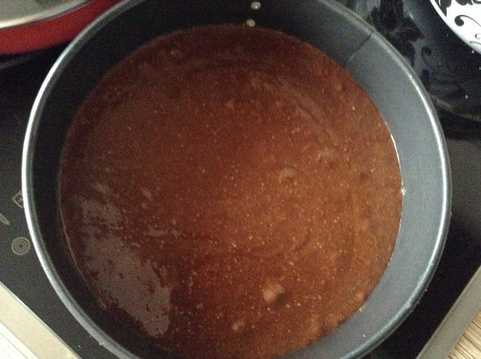 Шоколадный пирог с грушей и панна котой