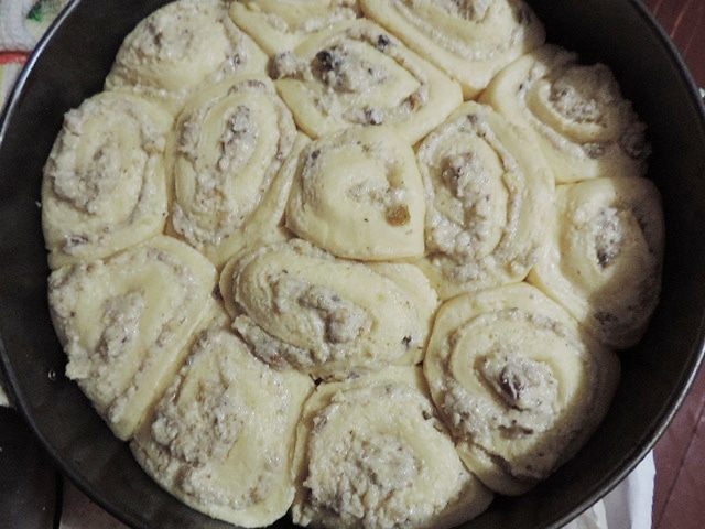 Пирог &amp;quot;Осиное гнездо&amp;quot; с орехами и изюмом