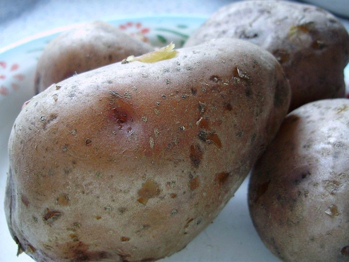 Картофельные галушки с маслом и сухарями