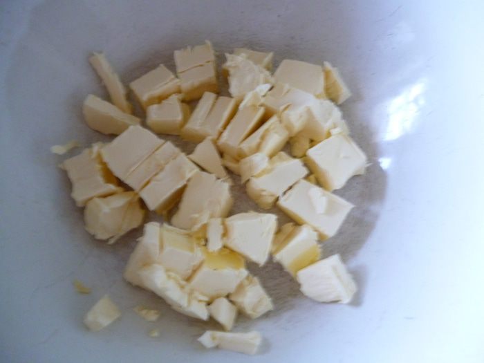 Пирожки с вкусом пиццы (из ленивого дрожжевого теста)