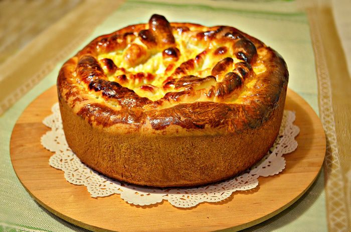 Праздничный сдобный пирог