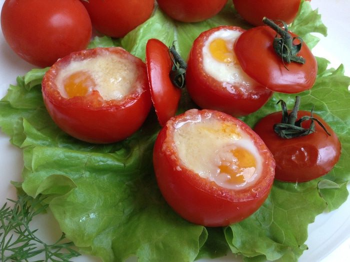 Томаты с яйцом