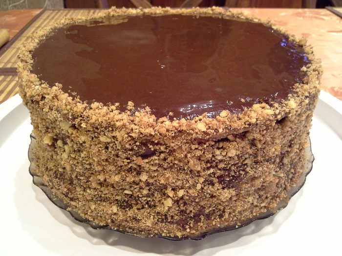 Торт &amp;quot;Особенный&amp;quot;, грецкие орехи под безе