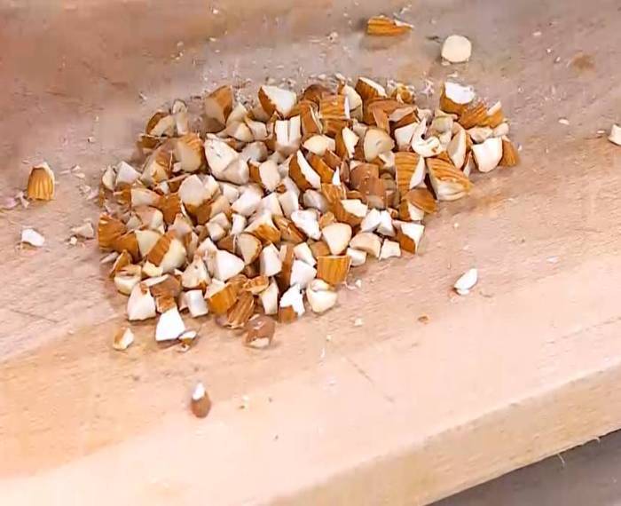 Рисовый пудинг с изюмом и миндалем 