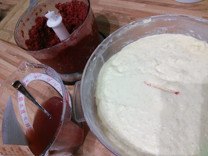 Ванильно-клубничное мороженое а-ля Тирамису 