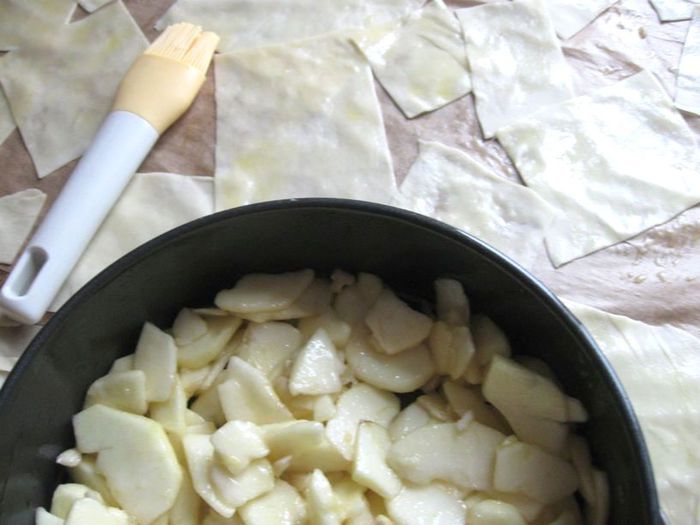 Пирог с яблоками и миндалем