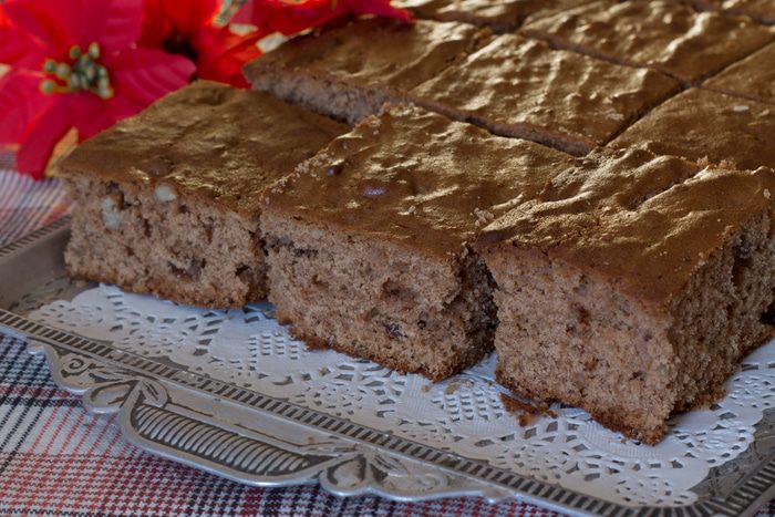 Медовая пряная коврижка с грецкими орехами
