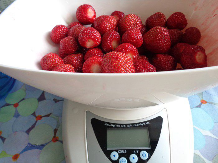 Клубнично-ванильный конфитюр с кремом из маршмеллоу