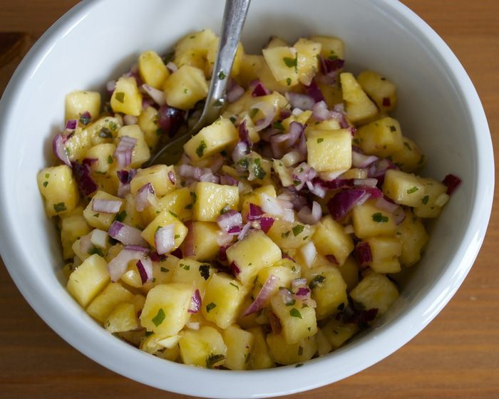 Лосось с ананасовой сальсой