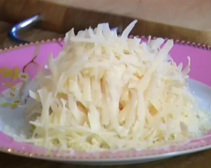 Спаржа с грибами и беконом под сырной корочкой