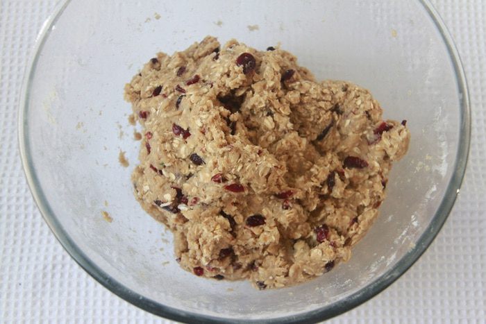 Овсяное печенье с вяленой клюквой