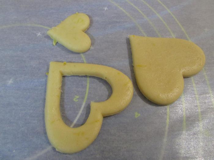 Печенье «Сердечки» с красной смородиной