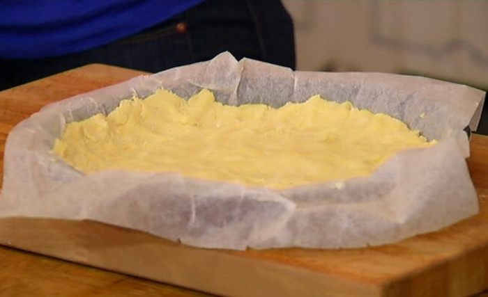 Киш с семгой и шпинатом