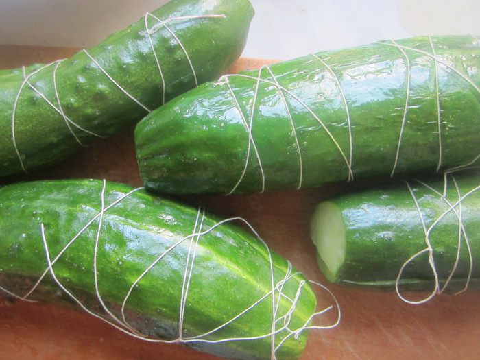 Огурчики, фаршированные по-французски