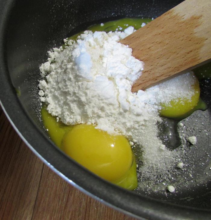 Панкейки с пшенными хлопьями и ягодным соусом