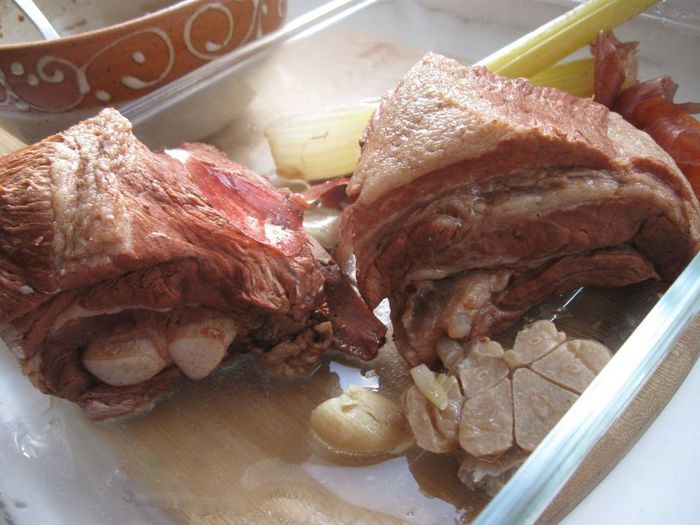 Свиная грудинка в легкой вишневой глазури