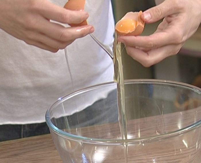 Шоколадный торт с грецкими орехами