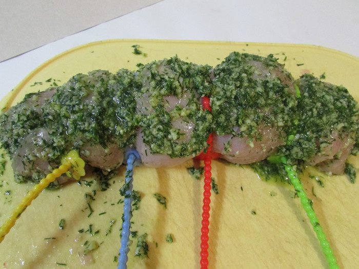 Филе индейки с соусом песто