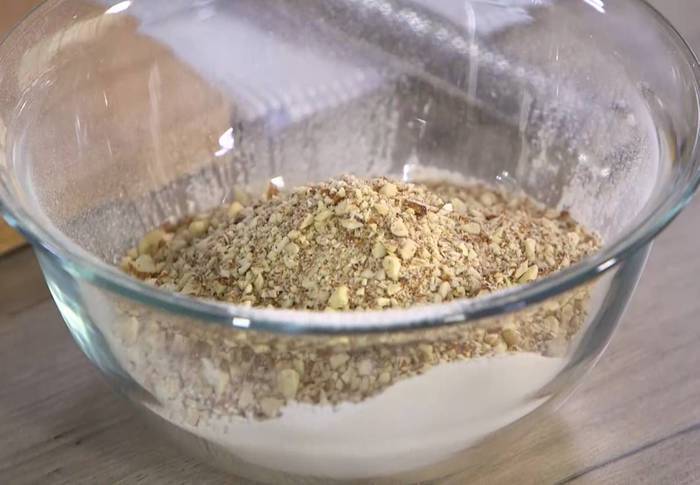 Миндально-апельсиновый пирог с шафраном 