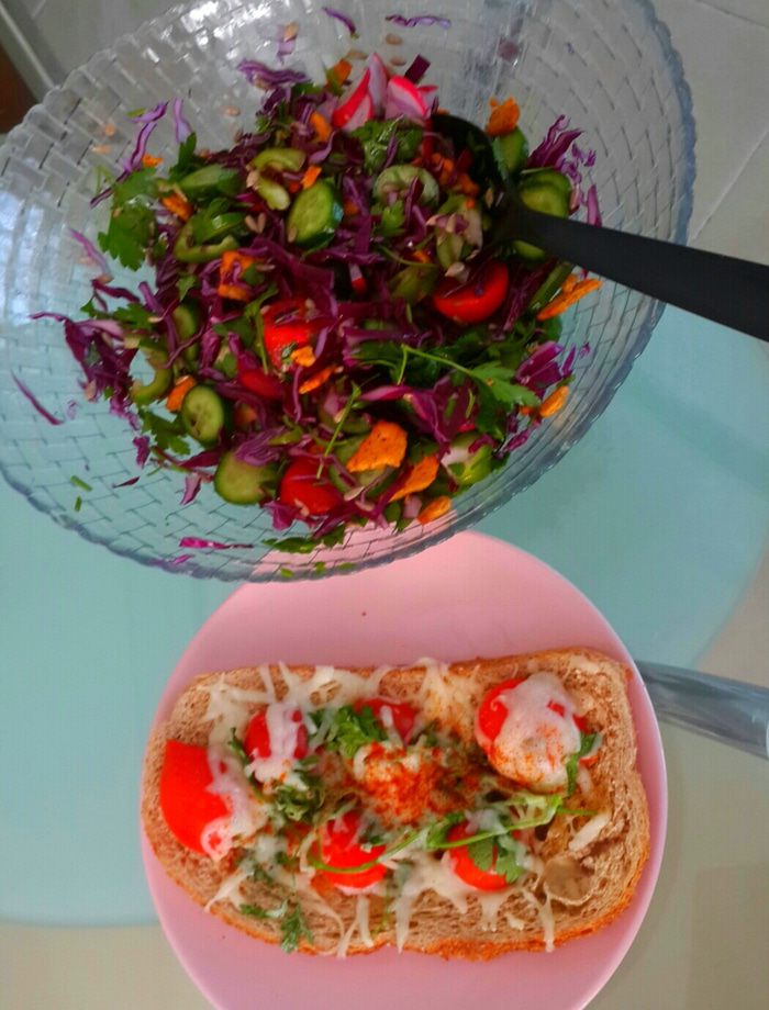 Горячий бутерброд с помидорами