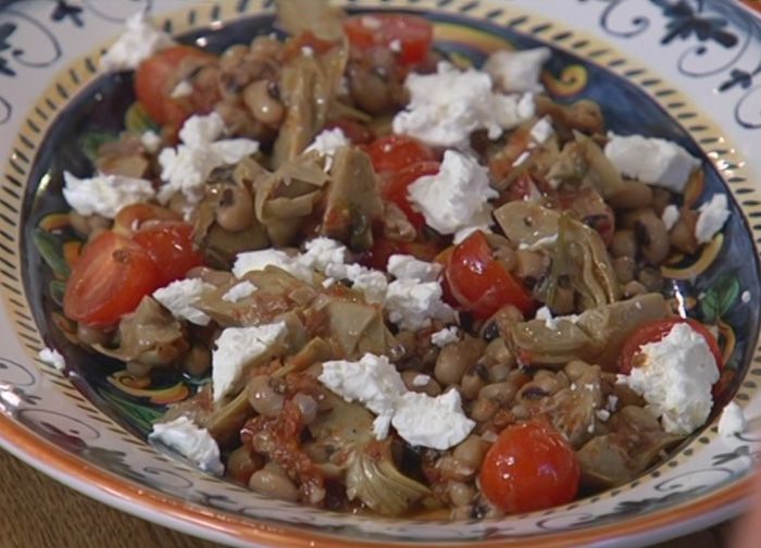 Средиземноморский салат с фасолью и артишоками 