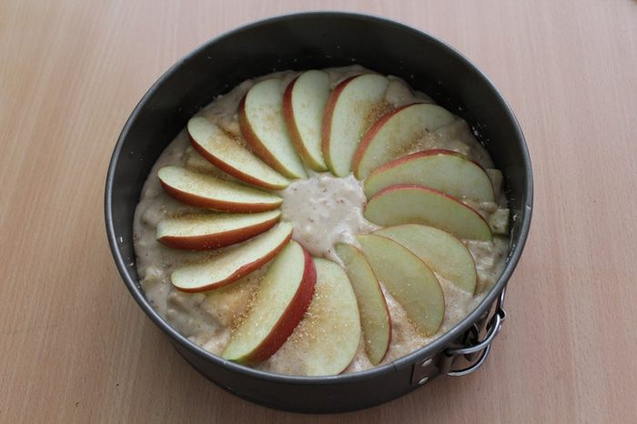 Скандинавский яблочный пирог с миндалем