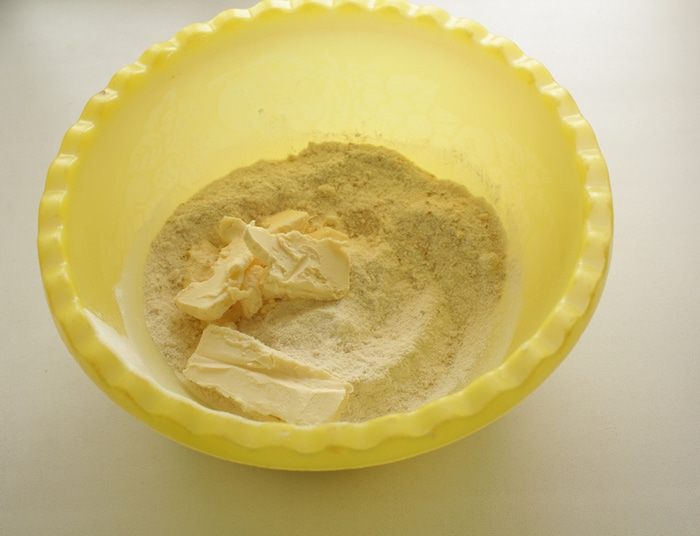 Тарт с рикоттой и брусникой