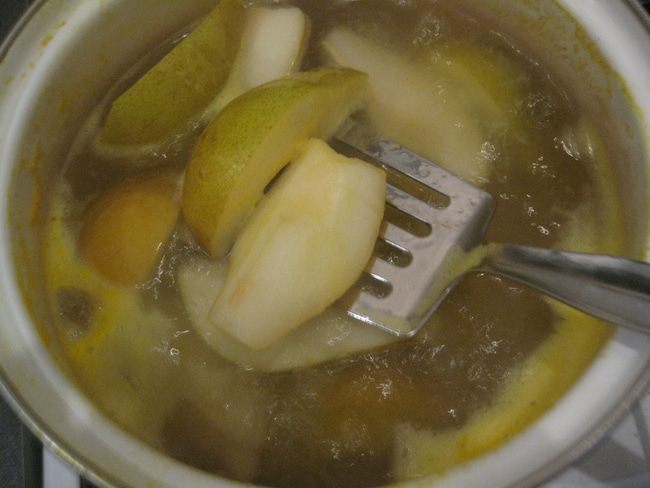 Говядина, тушенная с грушами