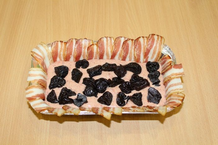 Паштет из свиной печени с черносливом